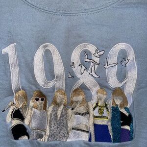 Taylor Swift 1989 embroidered crewneck